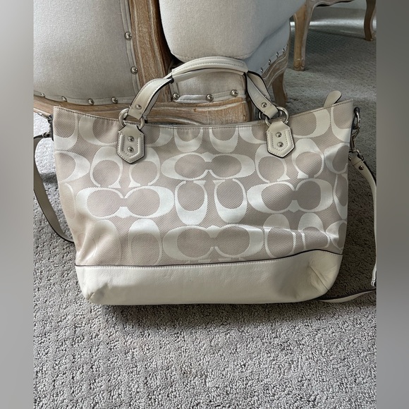 Authentic Coach Tote Bag - Picture 2 of 16
